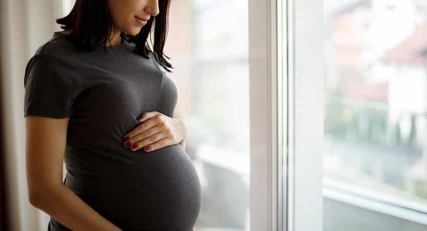 Características clínicas de mujeres embarazadas con COVID-19, NOTICIAS